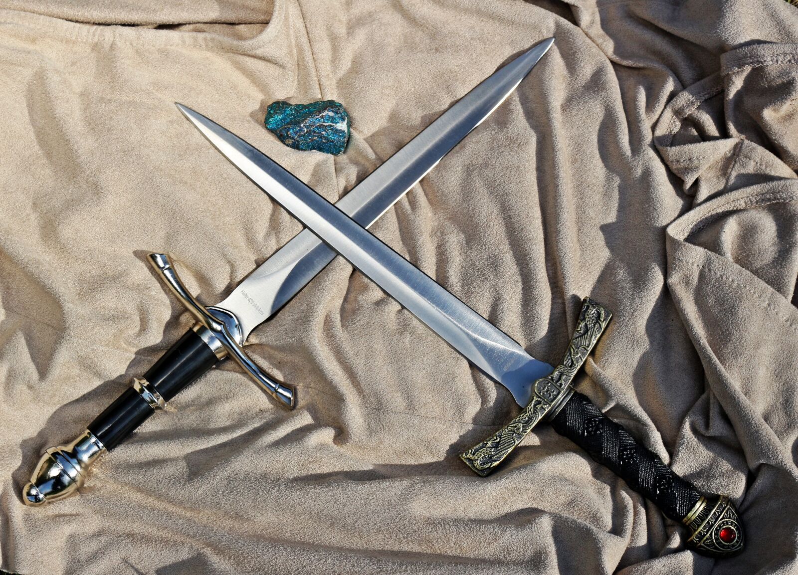 Canon EOS 100D (EOS Rebel SL1 / EOS Kiss X7) sample photo. Knife, weapon, middle ages photography