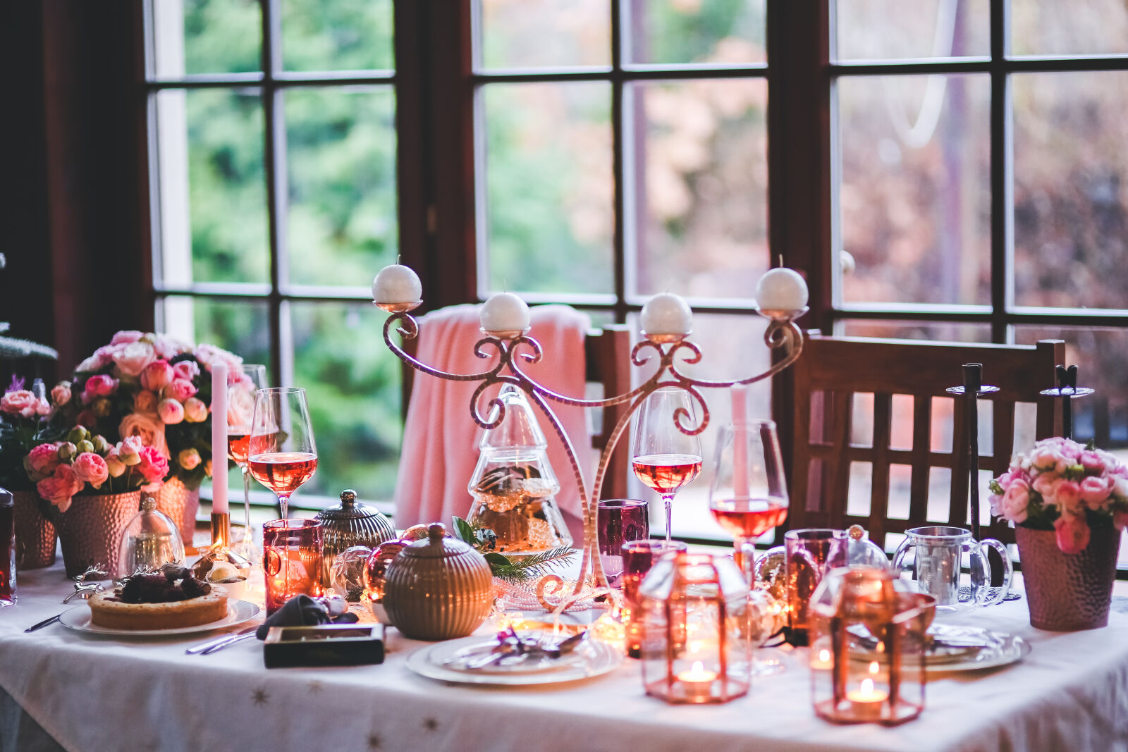 Canon EOS 6D + Sigma 85mm F1.4 EX DG HSM sample photo. Beautiful, christmas, table, setting photography