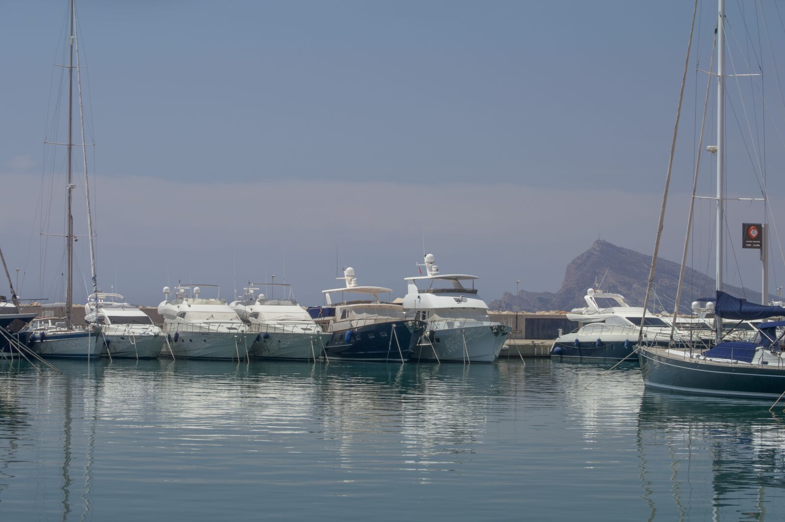 Nikon D3200 sample photo. Yacht, water, harbor photography