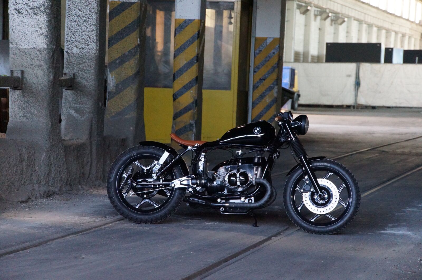 Sony SLT-A57 + DT 18-270mm F3.5-6.3 SSM sample photo. Caferacer, bmw, r80 photography