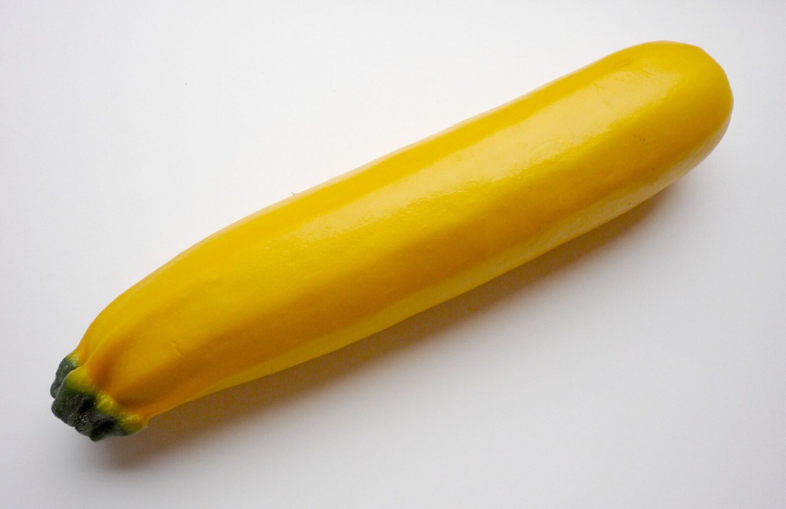 Panasonic DMC-LZ8 sample photo. Zucchini, vegetables, yellow photography