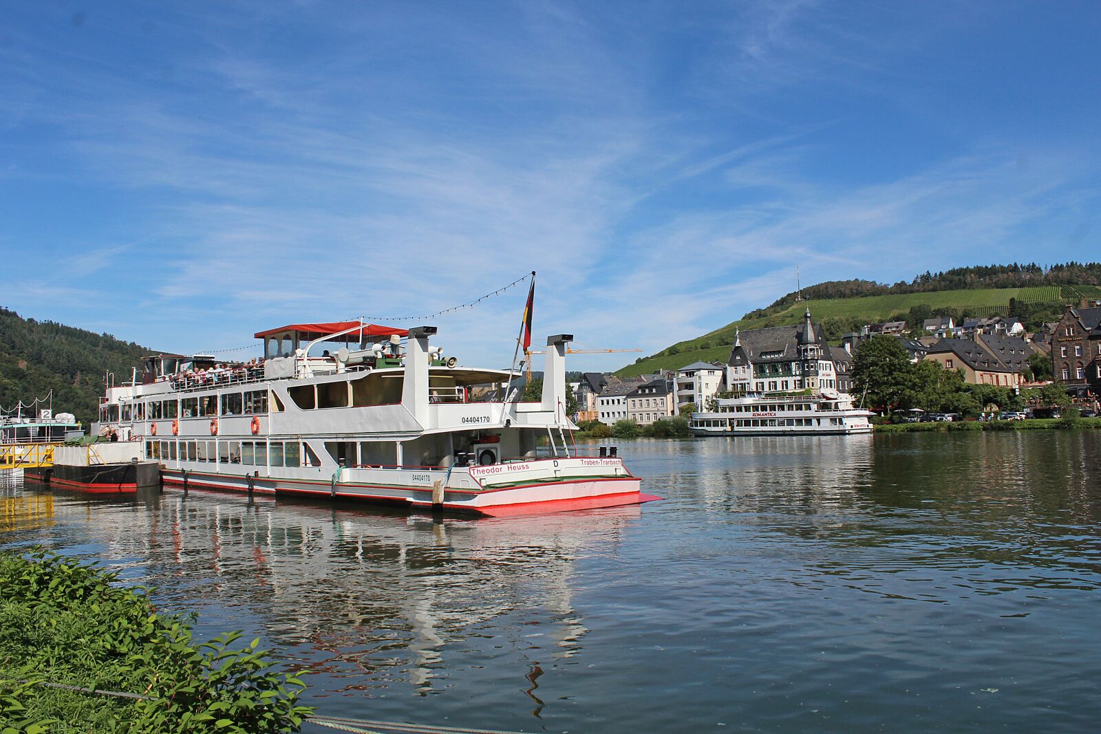 Canon EOS 1200D (EOS Rebel T5 / EOS Kiss X70 / EOS Hi) sample photo. Traben trarbach, mosel, river photography