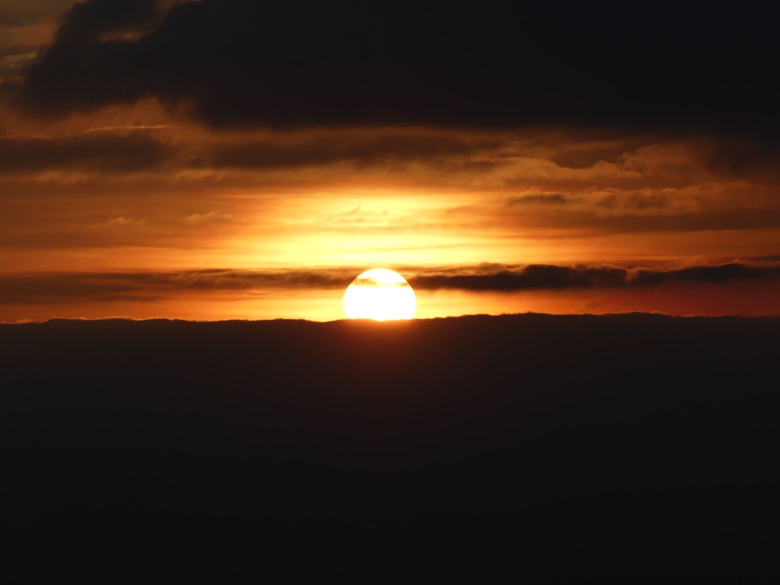 Panasonic Lumix DMC-FZ300 sample photo. Sunset, sun, sky photography