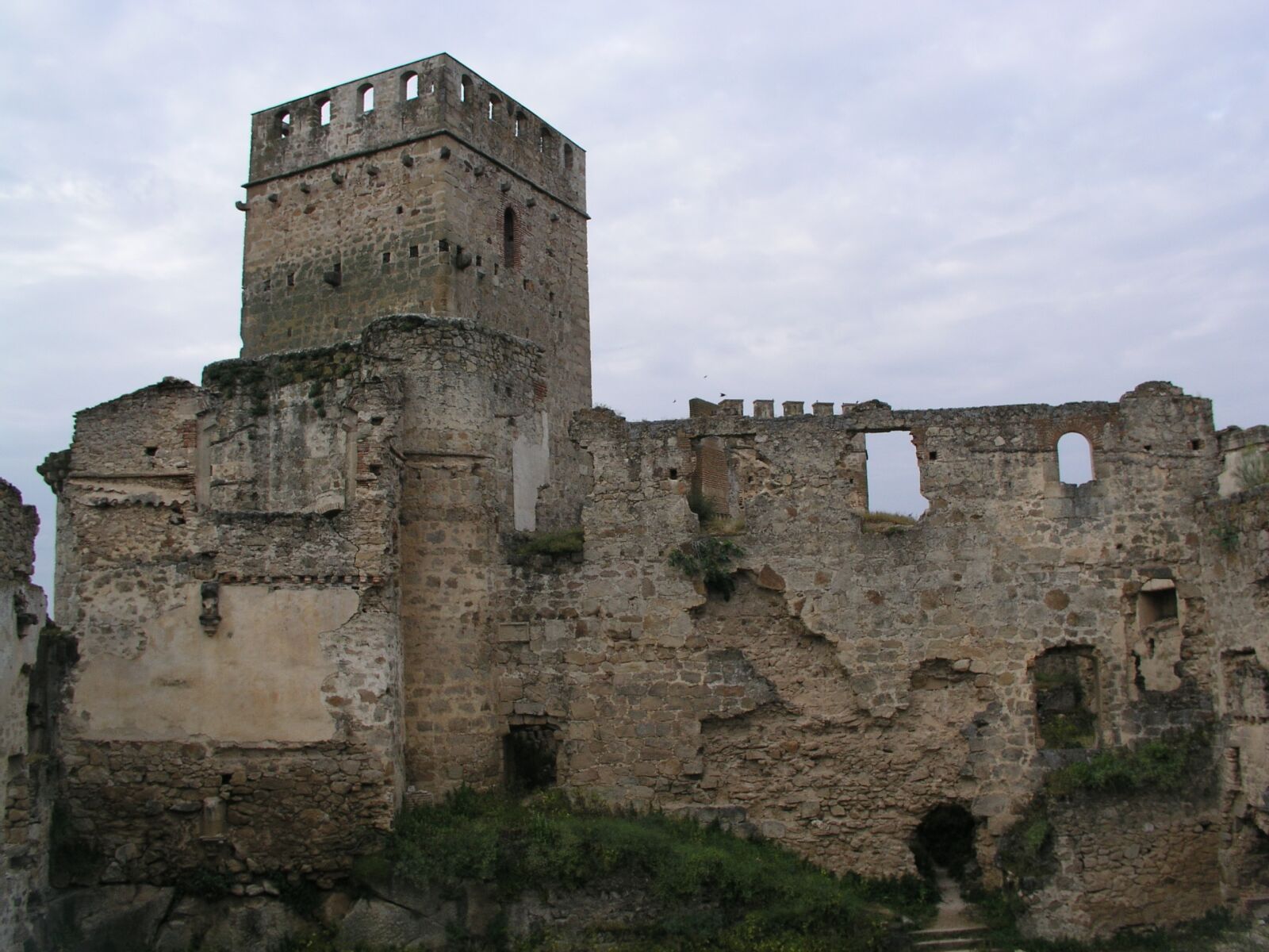 Olympus C5050Z sample photo. Castle, fortress, tower photography