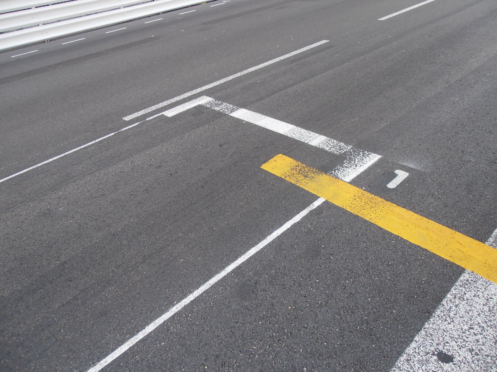Olympus VR325,VR320,D725 sample photo. Grand prix, formula 1, asphalt photography