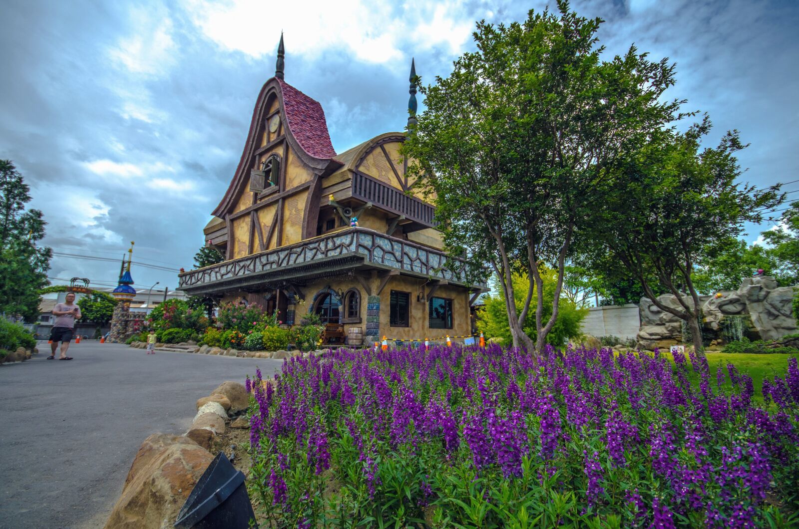 Nikon D7000 sample photo. Wood, house, architecture, building photography