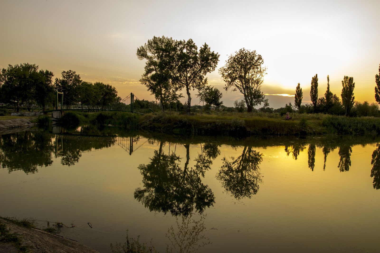 Canon EOS 600D (Rebel EOS T3i / EOS Kiss X5) sample photo. Lake, sunset, reflection photography