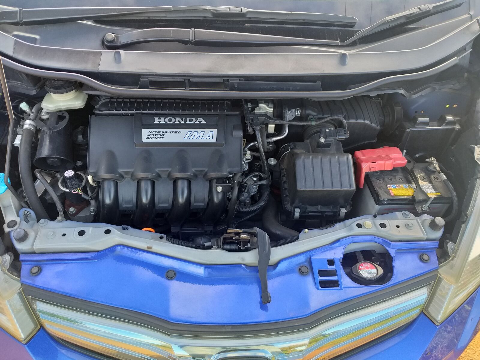 Samsung Galaxy J8 sample photo. Honda fit, hybridcar, engine photography