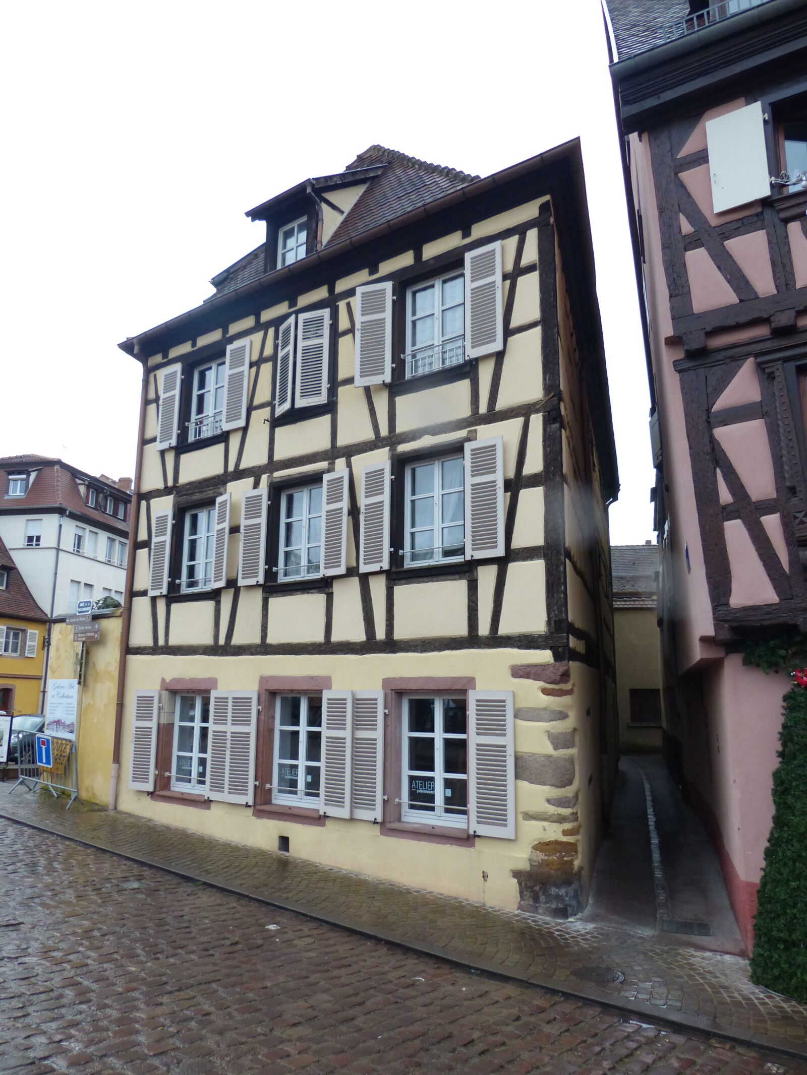 Panasonic Lumix DMC-FZ200 sample photo. Historic center, colmar, truss photography