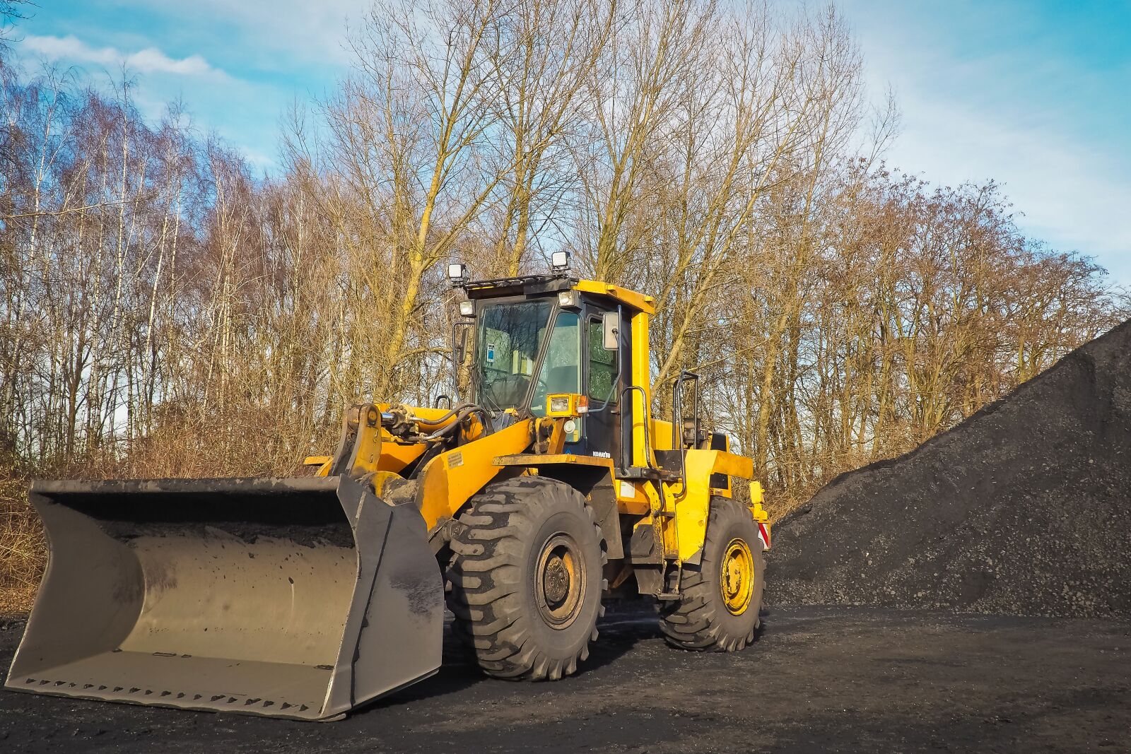 Olympus OM-D E-M10 sample photo. Wheel loader, construction machine photography