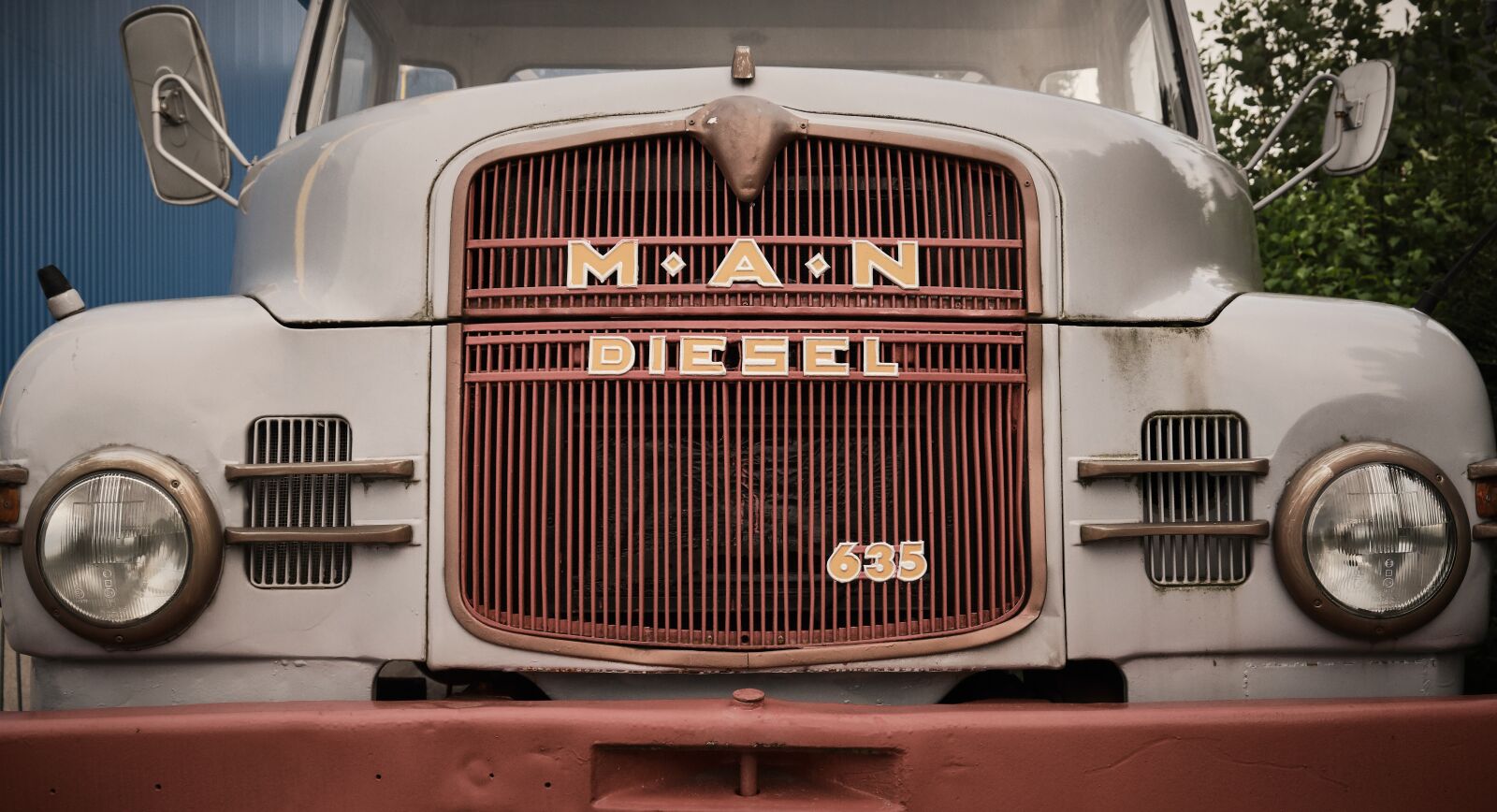 Fujifilm XF 18-55mm F2.8-4 R LM OIS sample photo. One, truck, oldtimer photography