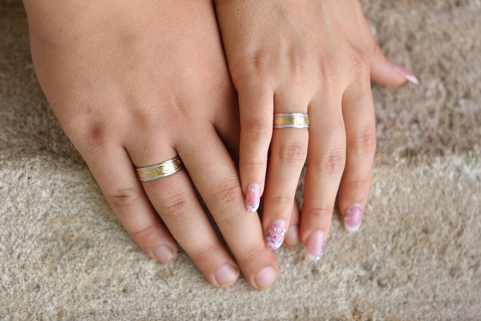 Canon EOS 5D Mark III sample photo. Hands, manicure, rings, romance photography