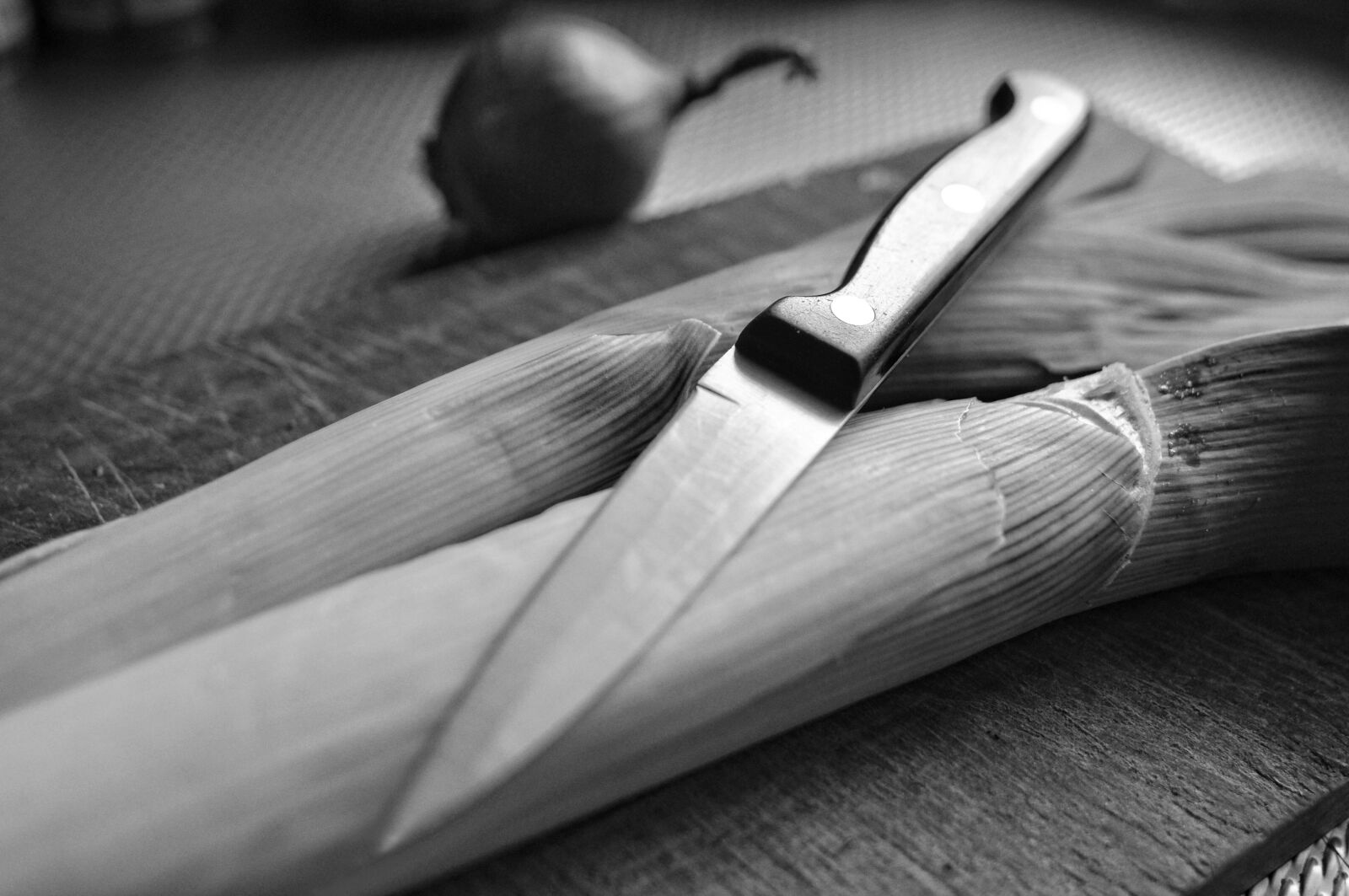 Nikon D90 sample photo. Knife, blade, steel photography