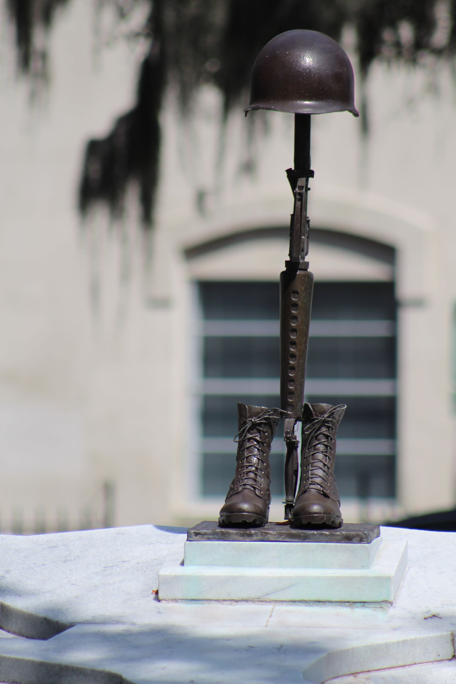 Canon EOS 650D (EOS Rebel T4i / EOS Kiss X6i) sample photo. Outdoors, soldier, memorial photography