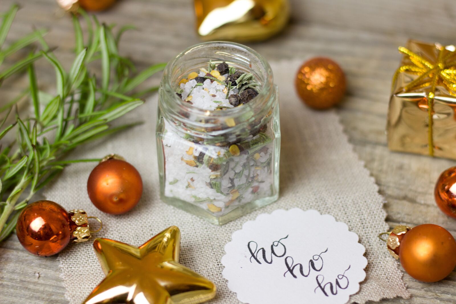 Canon EOS 600D (Rebel EOS T3i / EOS Kiss X5) + Canon EF 50mm F1.8 STM sample photo. Salt, chili, rosemary photography