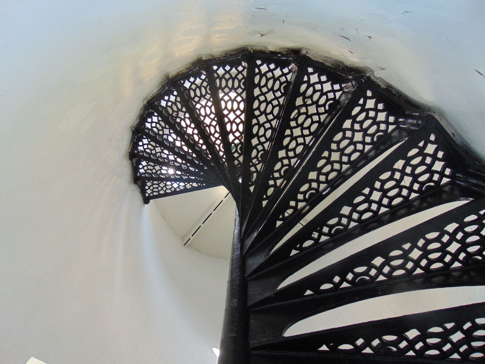 Sony Cyber-shot DSC-H300 sample photo. Spiral, lighthouse, perspective photography