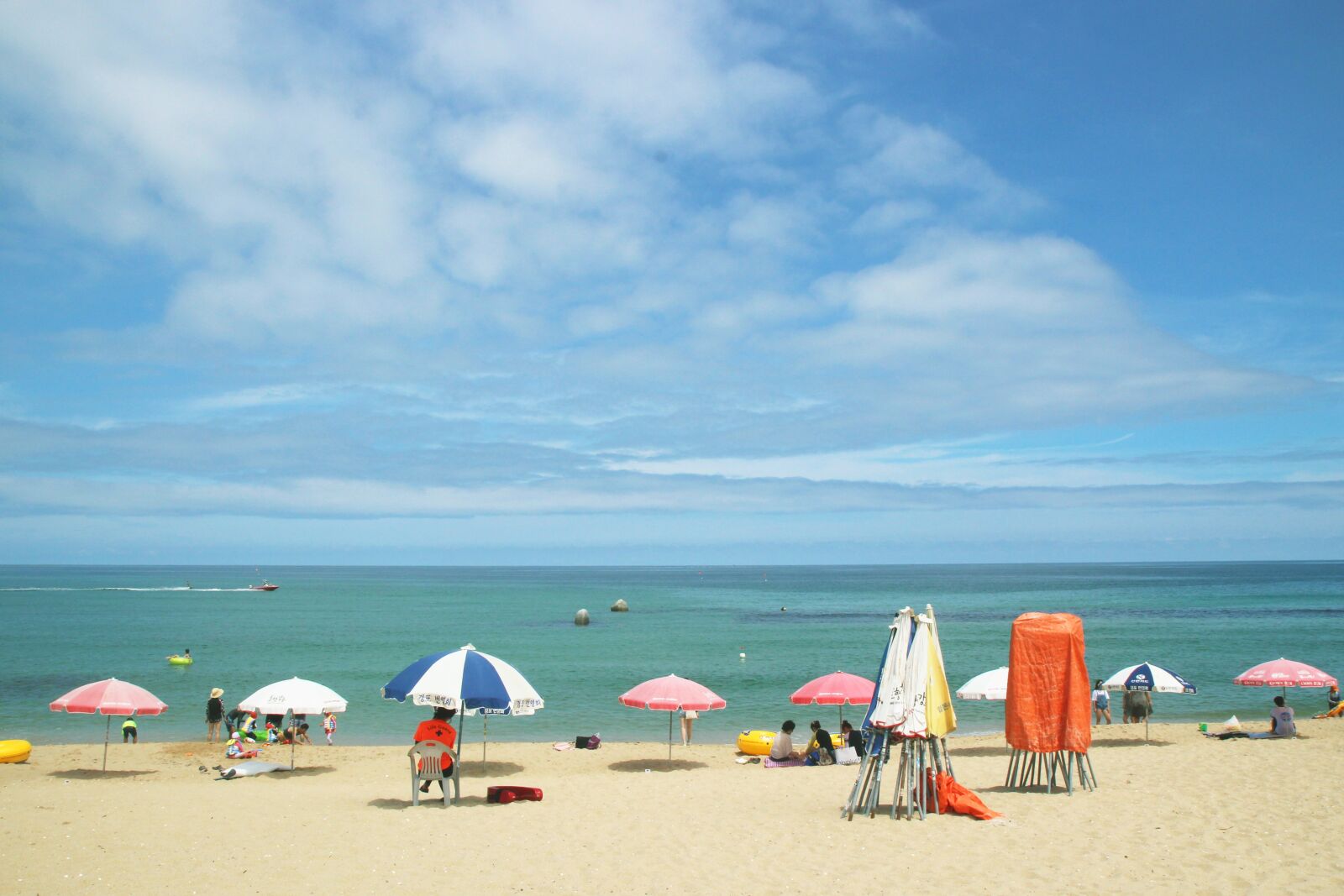 Canon EOS 100D (EOS Rebel SL1 / EOS Kiss X7) sample photo. Beach, summer, vacation photography