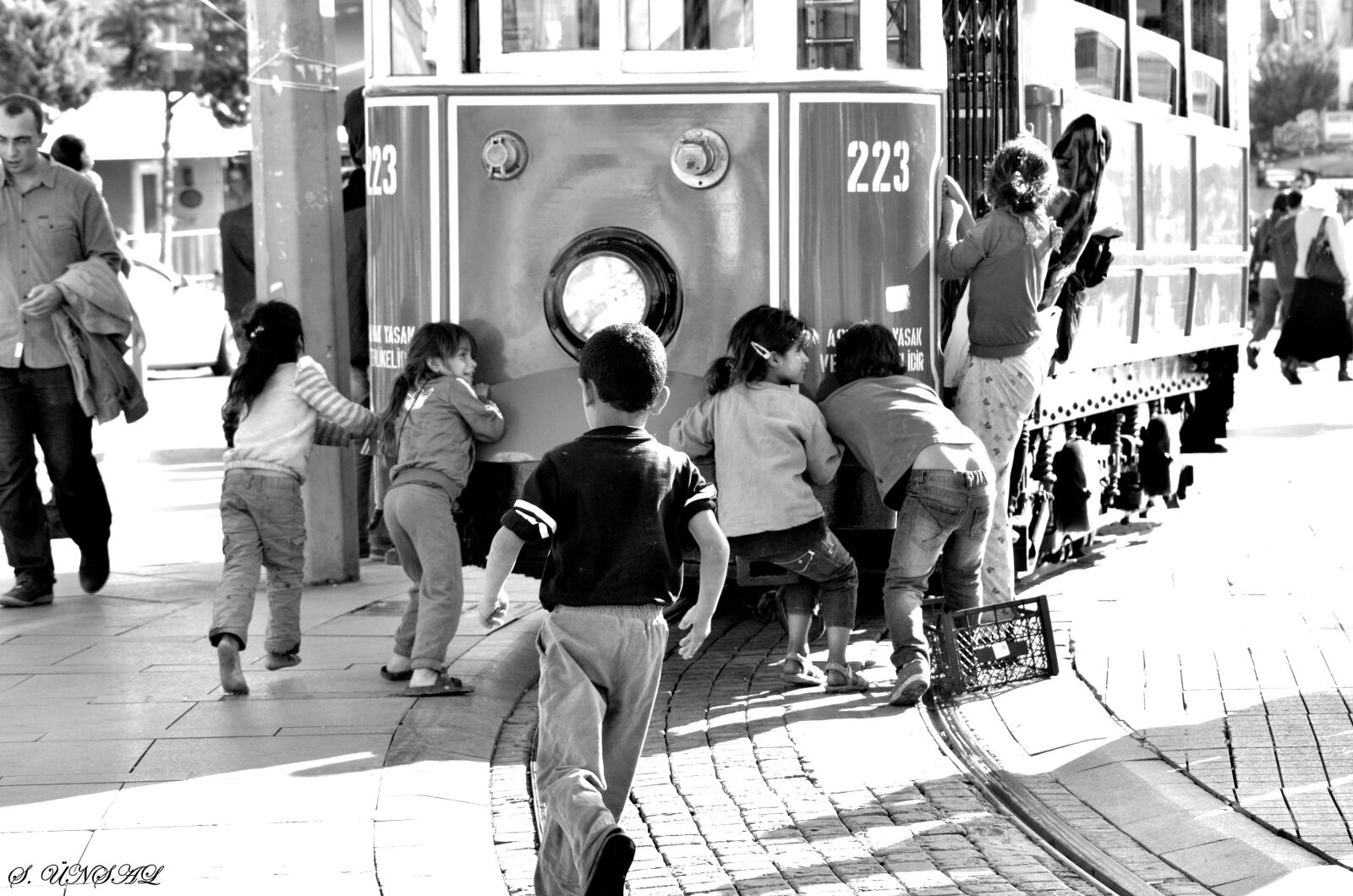 Nikon D5100 sample photo. Taksim, çocukluk, mutluluk photography