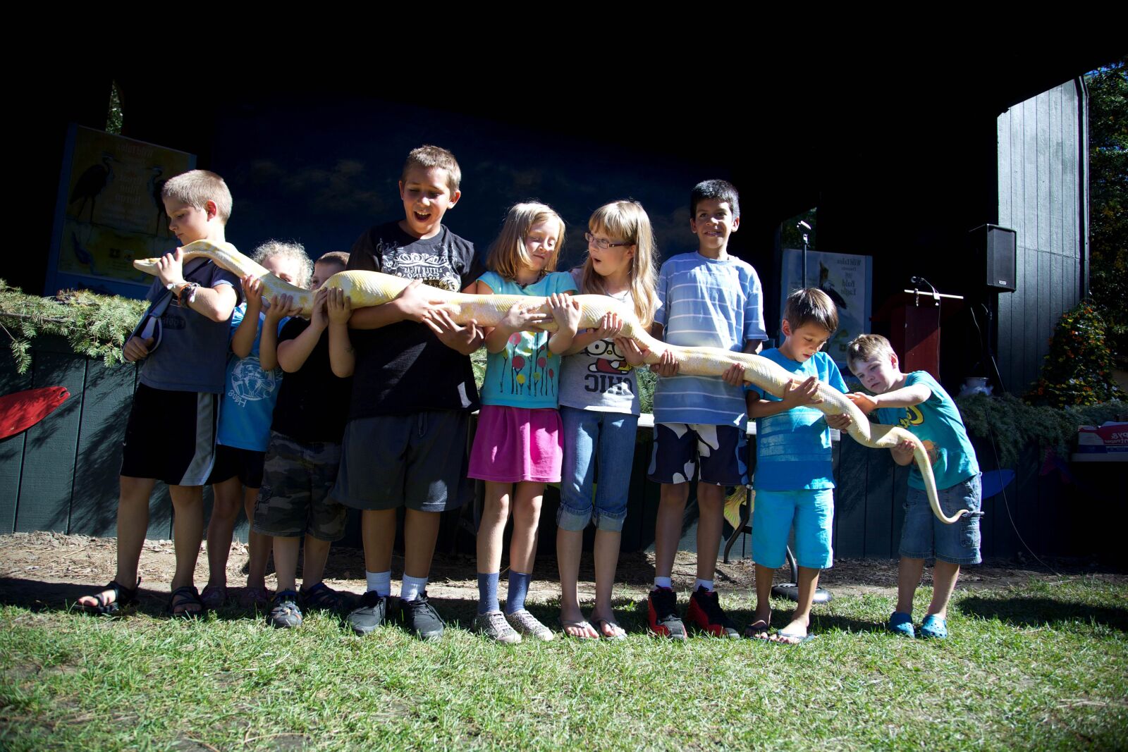 Canon EOS 5D Mark II sample photo. Children, snake, reptile, education photography