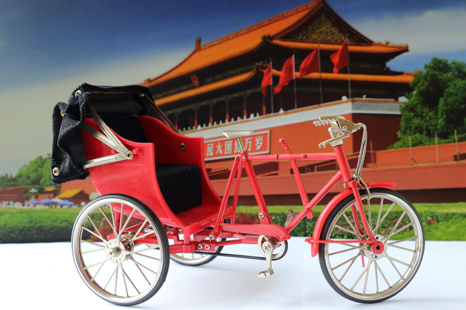 Canon EOS 700D (EOS Rebel T5i / EOS Kiss X7i) sample photo. Miniature, rickshaw, bike photography