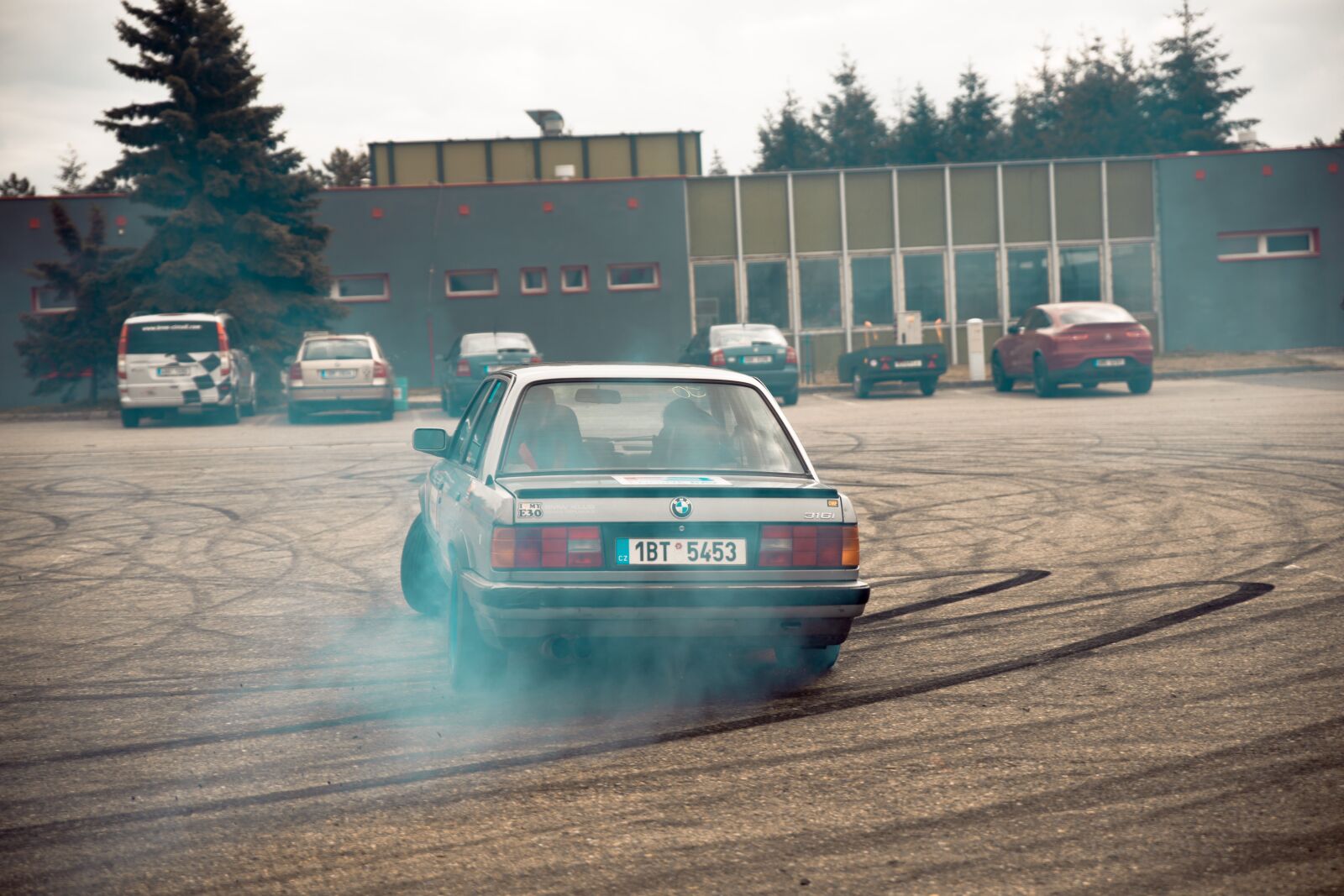 Canon EOS 6D sample photo. Lines, round, bmw photography