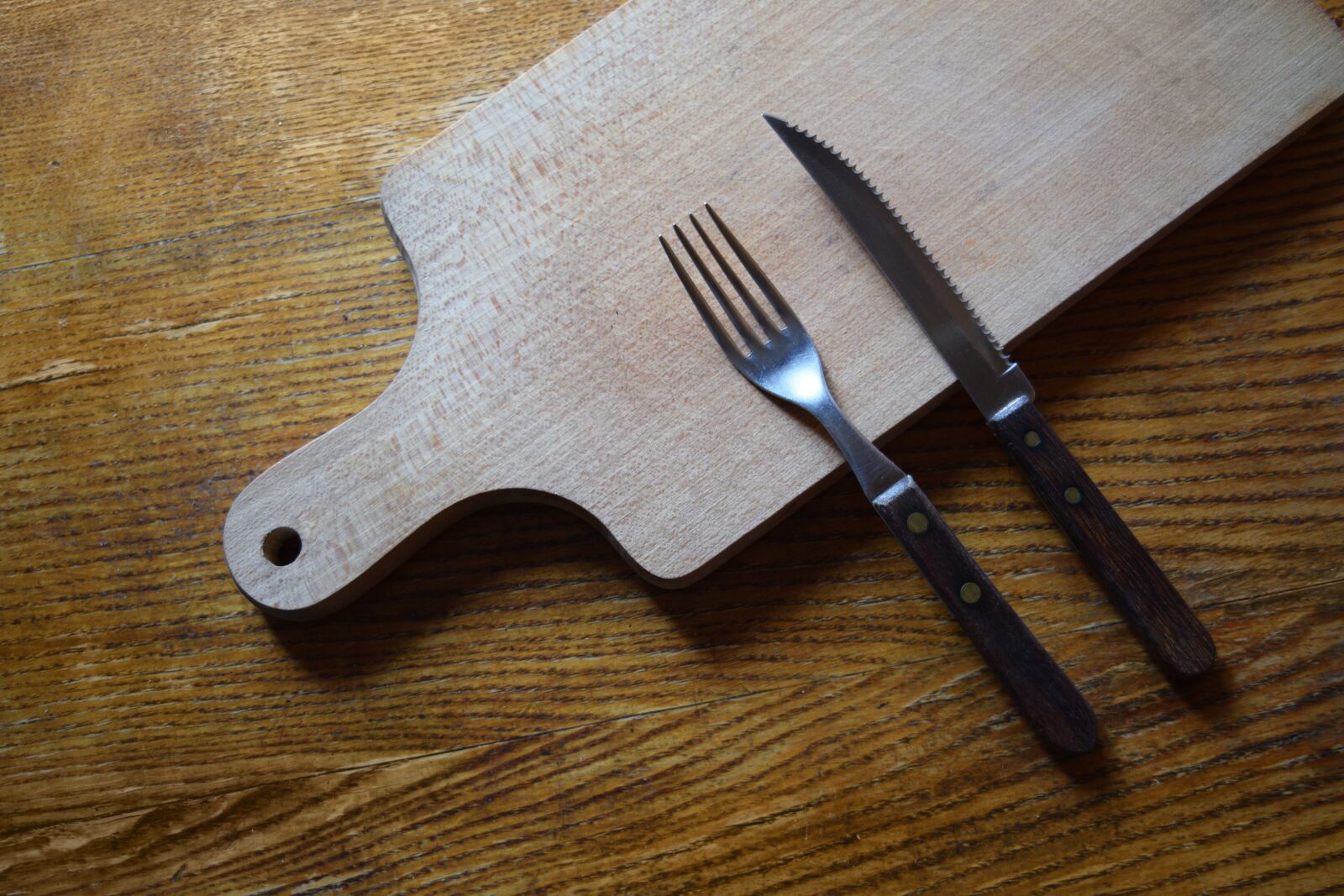 Nikon D3300 sample photo. Knife and fork, cutting photography