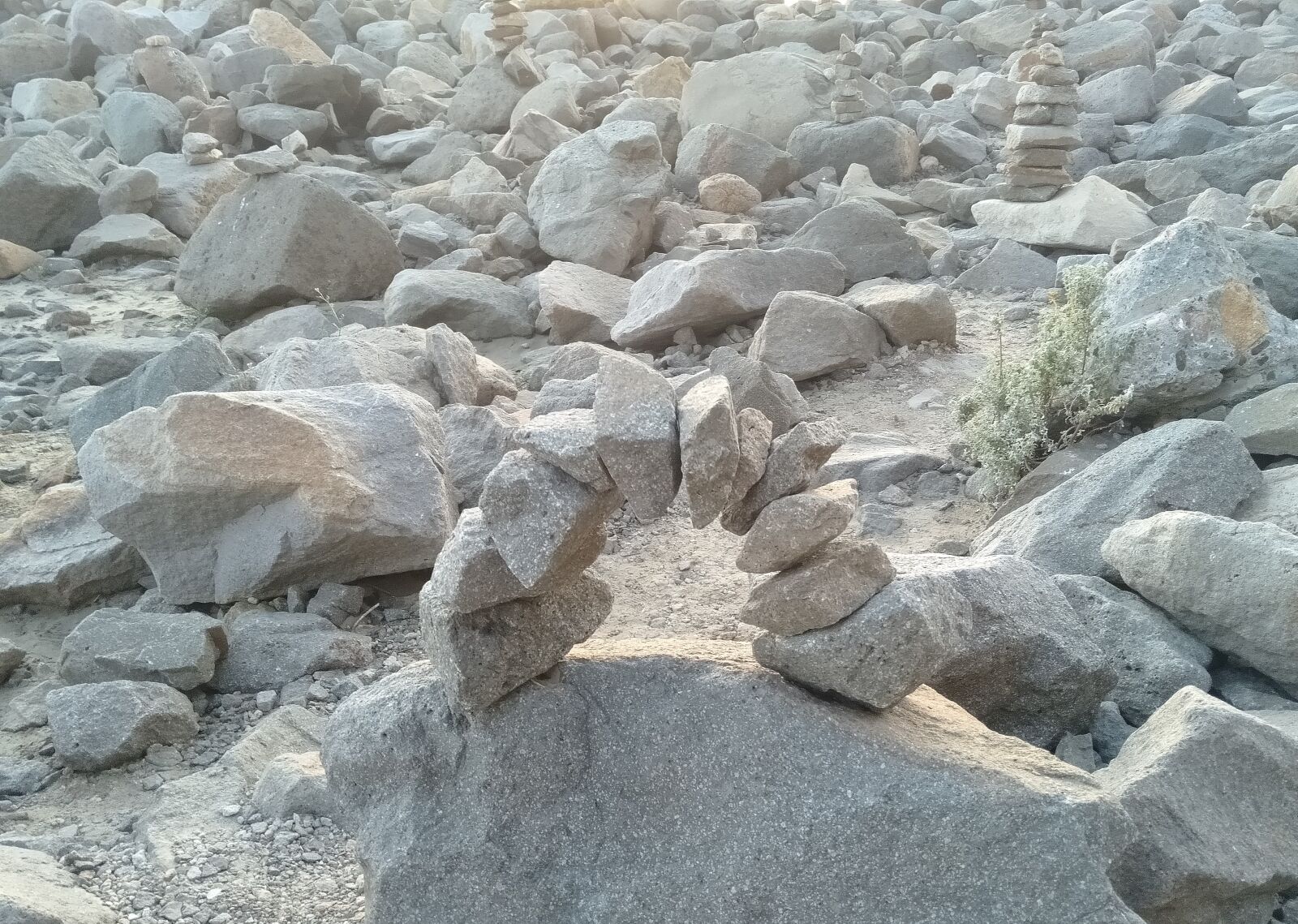 OPPO A3S sample photo. Morro bay, rocks, beach photography