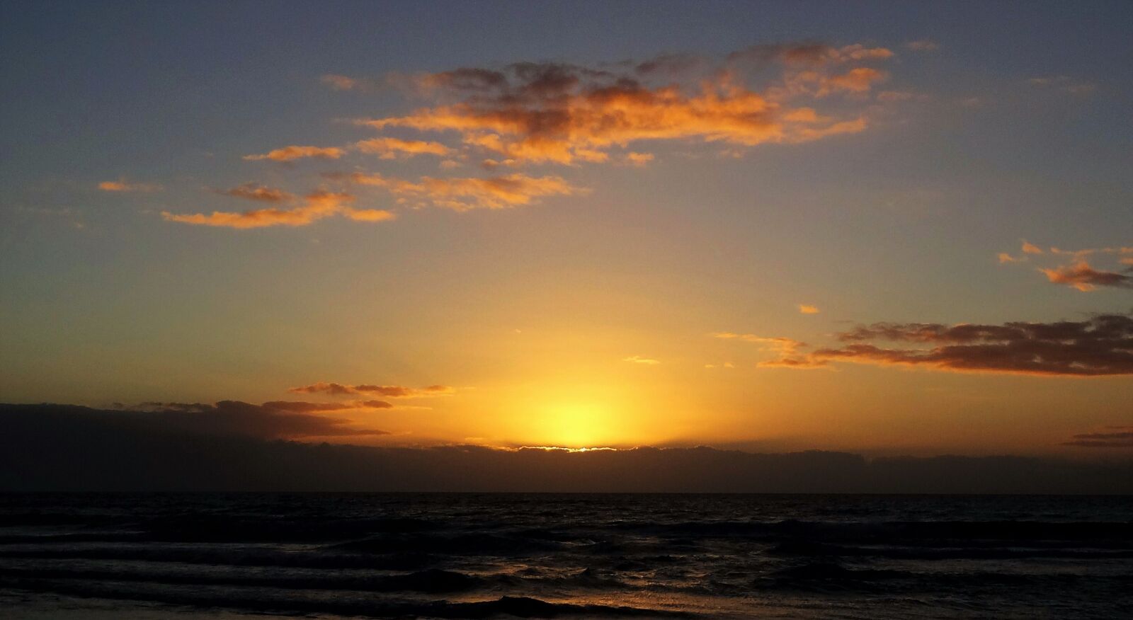 Sony Cyber-shot DSC-HX9V sample photo. Sunrise, sea, beach photography