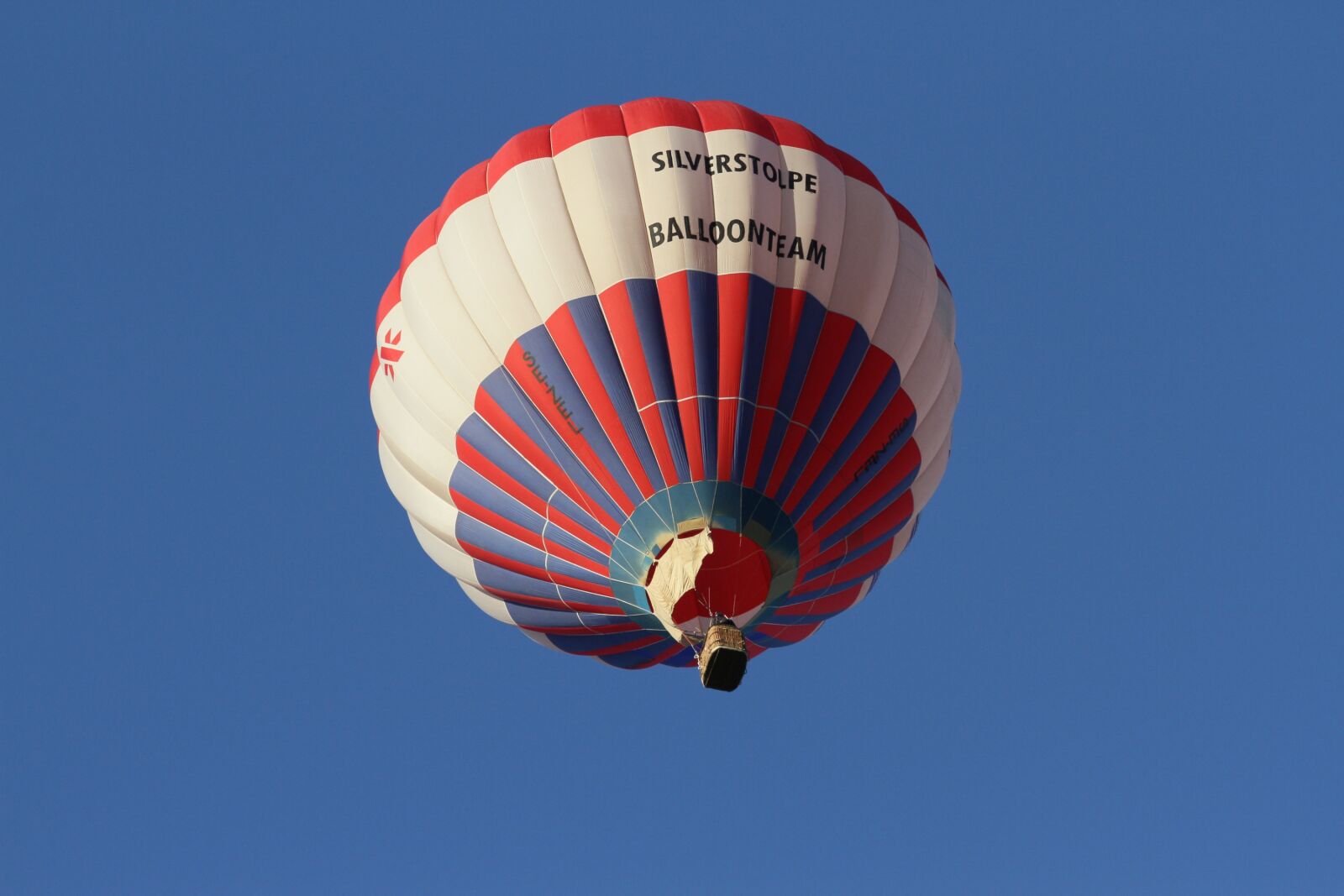 Canon EOS 7D + Canon EF 75-300mm F4.0-5.6 IS USM sample photo. Warm air balloon, warm photography