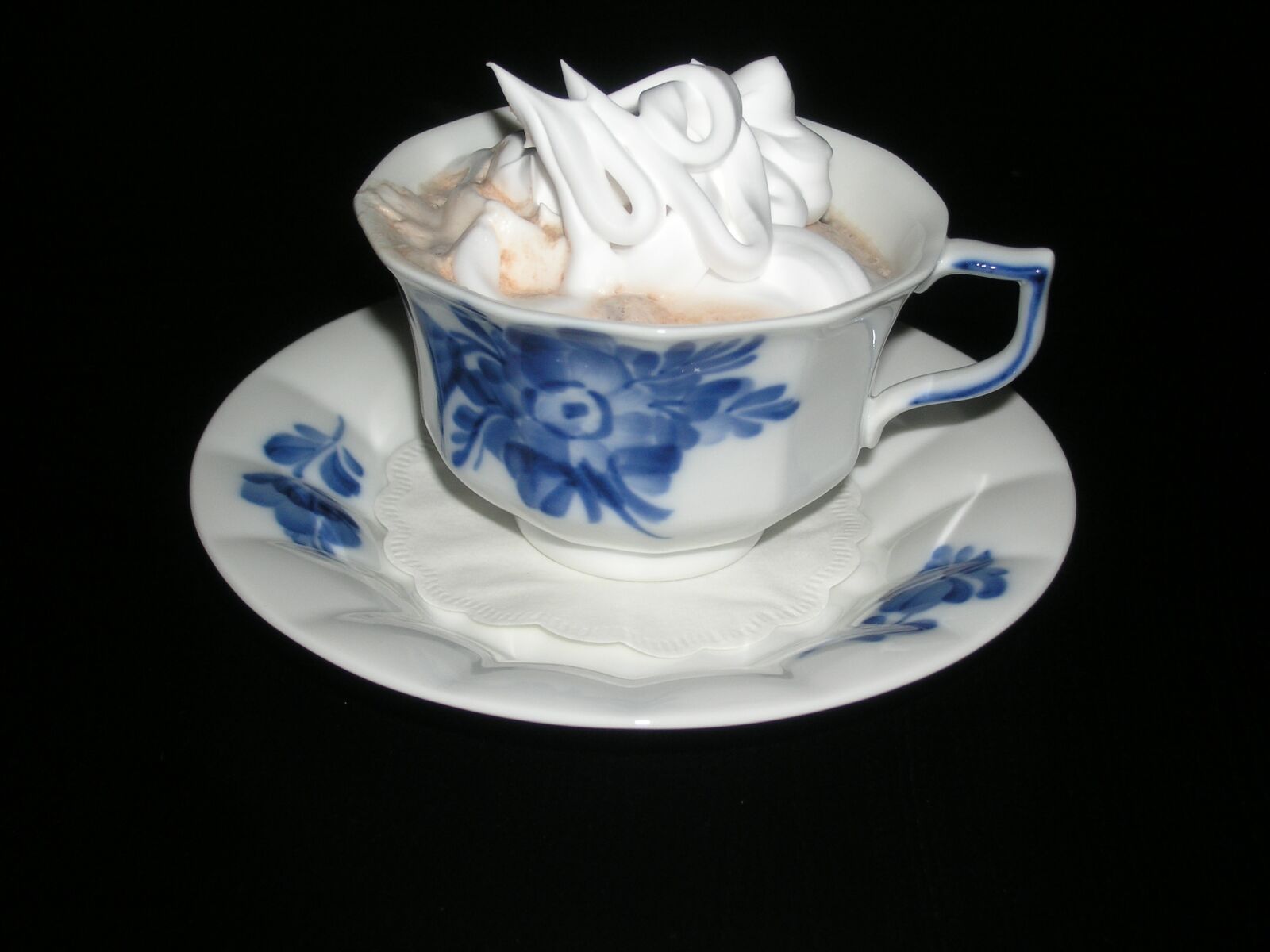 Olympus C5060WZ sample photo. Cocoa, cup, whipped cream photography