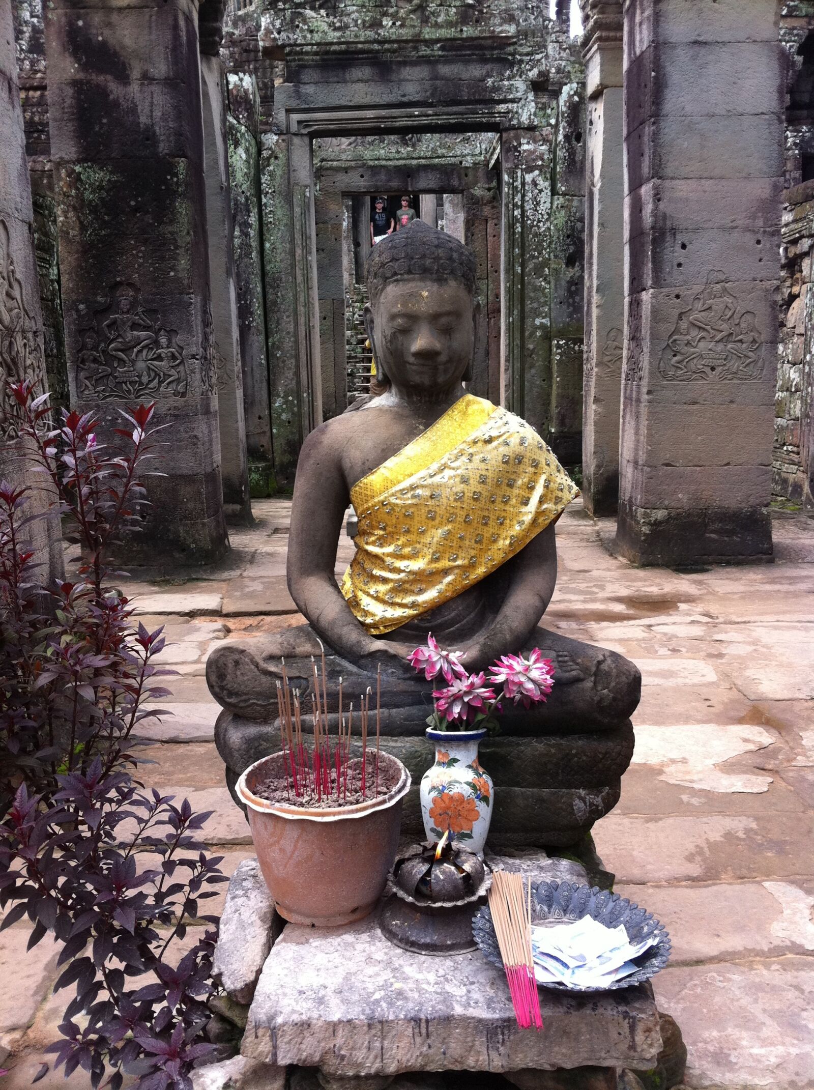 Apple iPhone 4 sample photo. Cambodia, siem reap, angkor photography