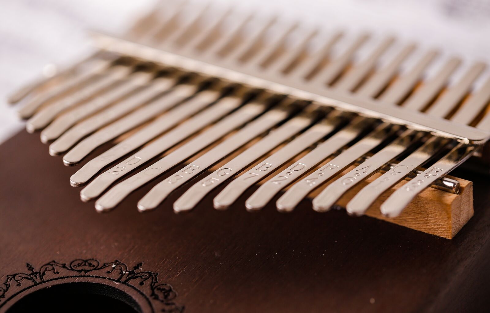 Canon EF 100mm F2.8L Macro IS USM sample photo. Kalimba, musical instrument, music photography