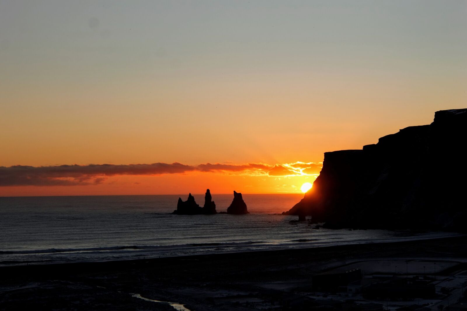 Canon EOS 1100D (EOS Rebel T3 / EOS Kiss X50) sample photo. Sunset, dawn, water photography