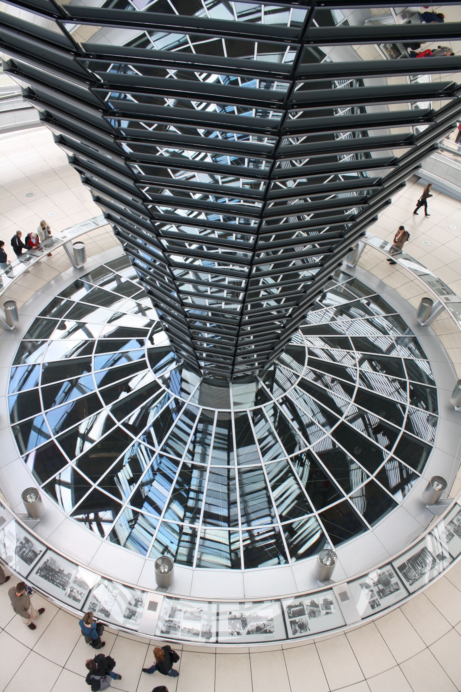 Canon EOS 1000D (EOS Digital Rebel XS / EOS Kiss F) sample photo. Berlin, architecture, germany photography