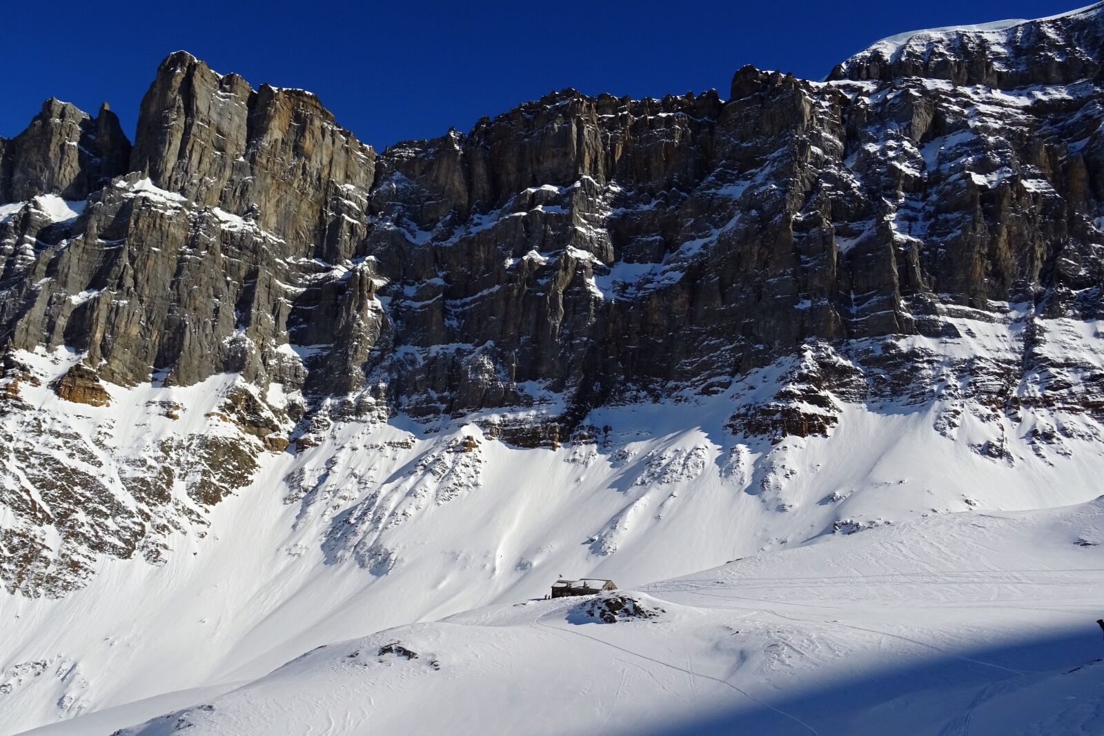 Sony DSC-HX60 sample photo. Fridolin hut, backcountry skiiing photography