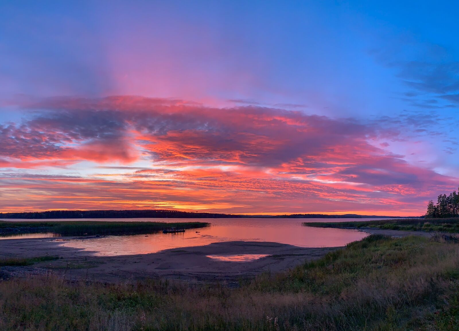 Apple iPhone XR sample photo. Lake, evening, sunset photography