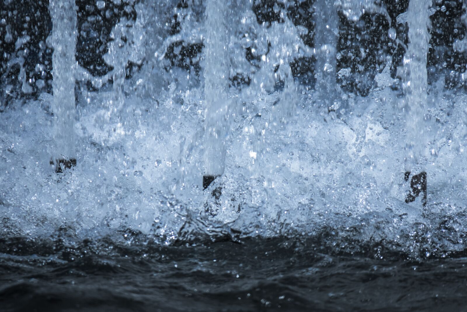 Canon PowerShot G3 X sample photo. Fountain, nozzles, pressure photography