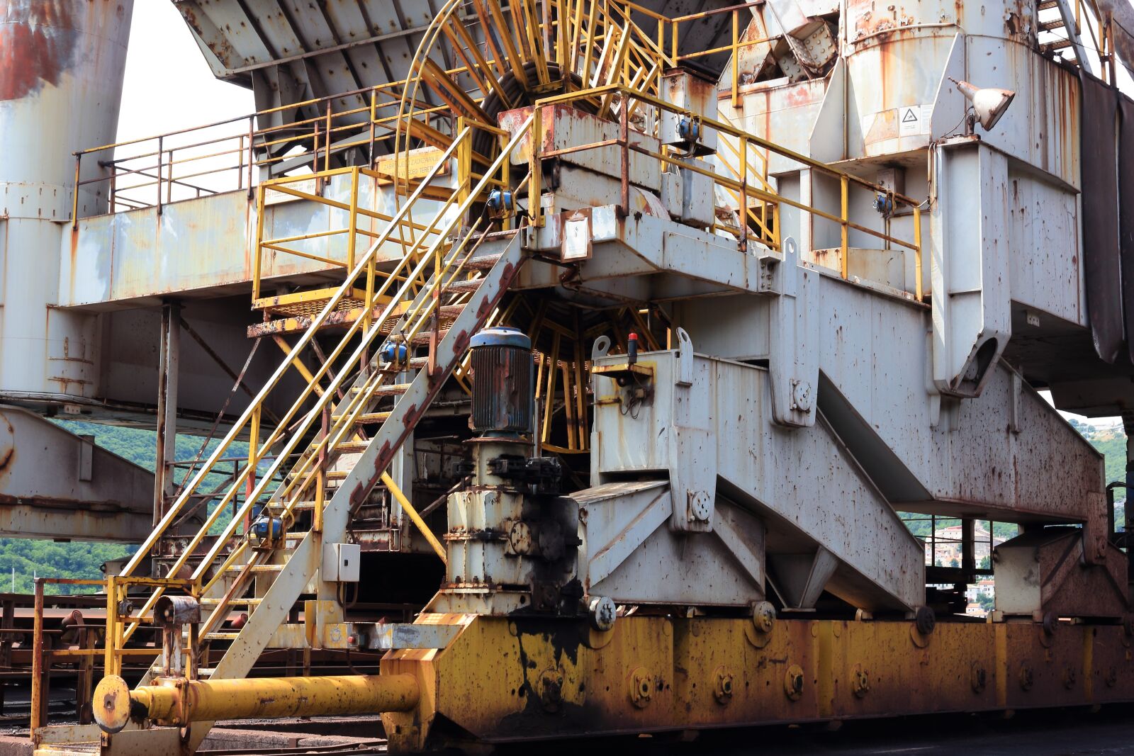 Canon EOS 550D (EOS Rebel T2i / EOS Kiss X4) sample photo. Croatia, bakar, industry photography