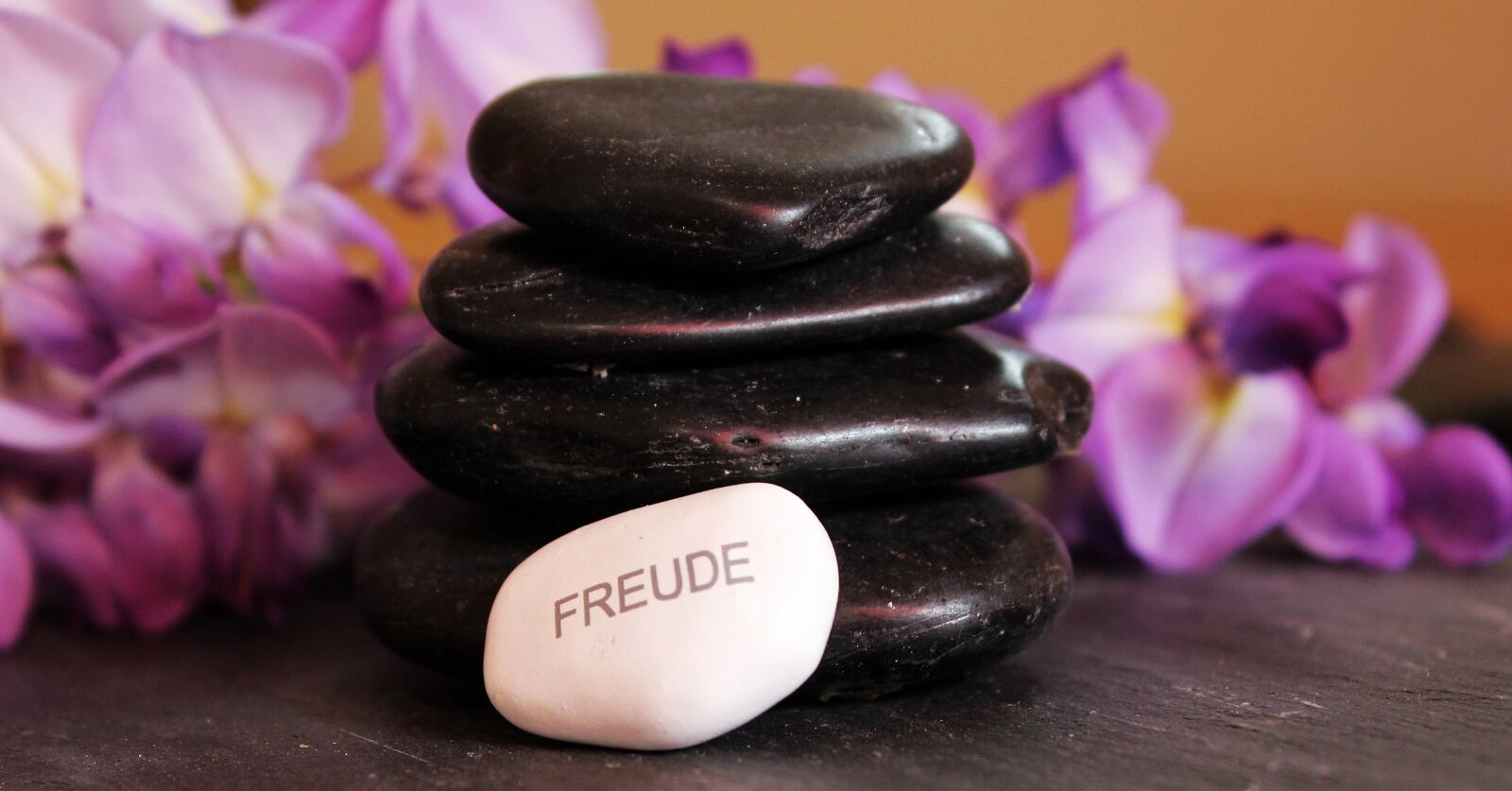 Canon EOS 550D (EOS Rebel T2i / EOS Kiss X4) sample photo. Balance, meditation, stones photography
