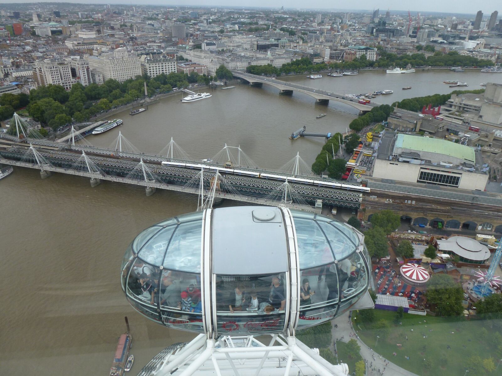 Panasonic Lumix DMC-ZS10 (Lumix DMC-TZ20 / Lumix DMC-TZ22) sample photo. London eye, london, ferris photography