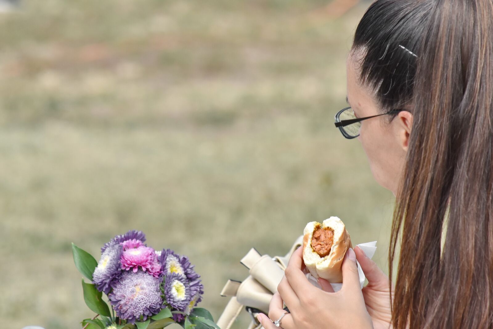 Nikon D5500 sample photo. Bouquet, eyeglasses, fast food photography