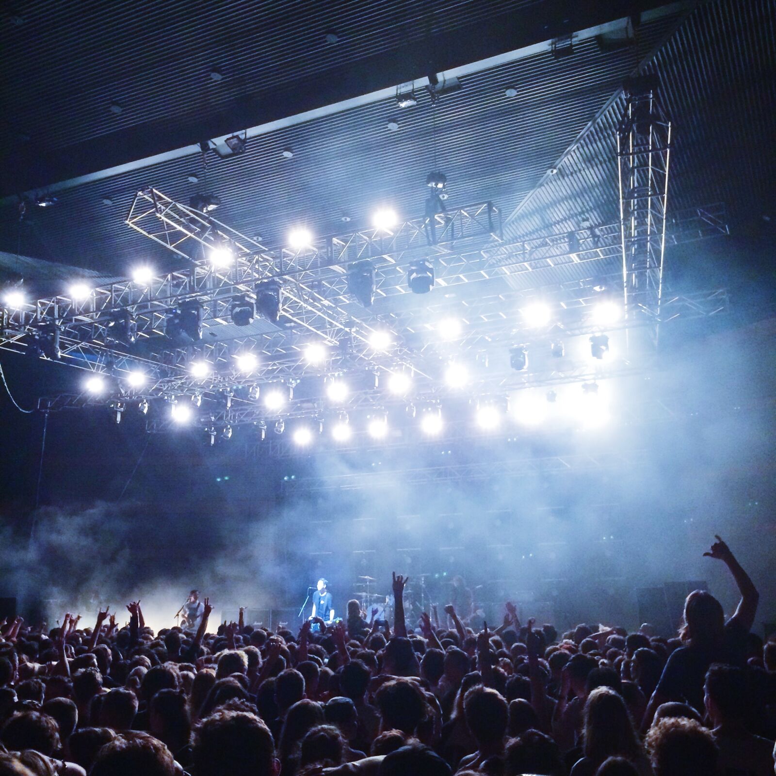 iPhone 5s back camera 4.15mm f/2.2 sample photo. Concert, crowd, music, people photography