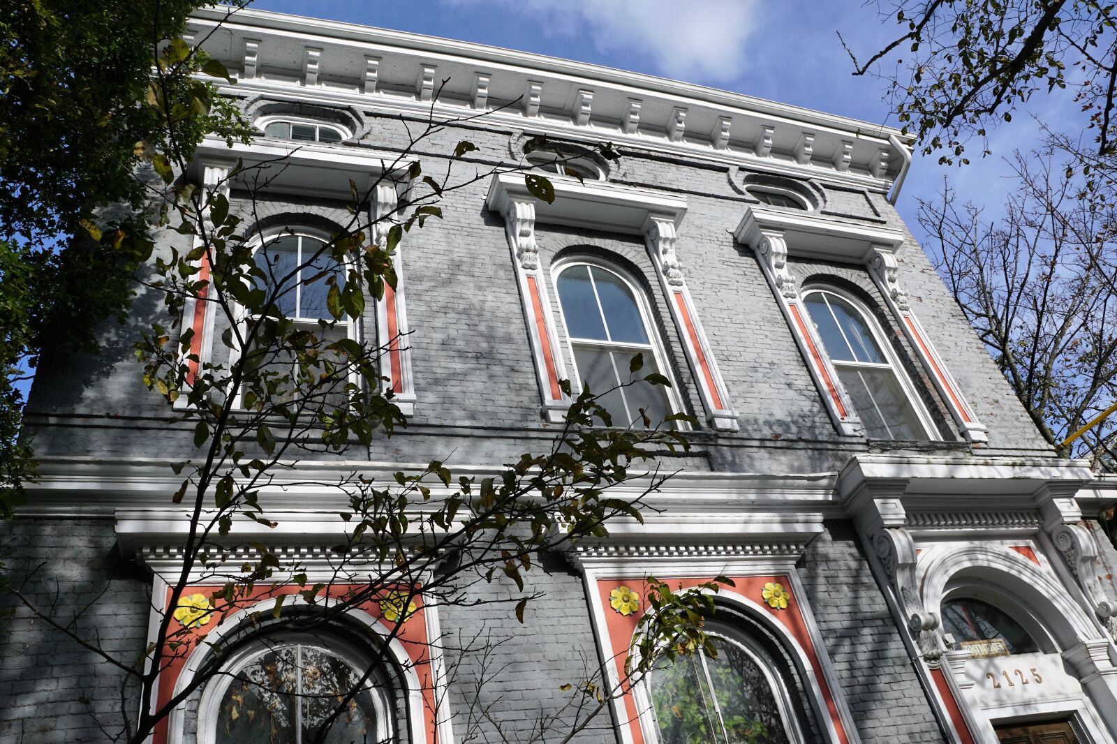 Sony ILCA-77M2 + Sony DT 16-50mm F2.8 SSM sample photo. House, facade, canada photography