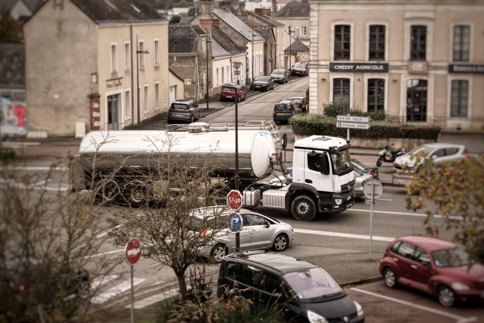 Nikon D3300 sample photo. Truck, semi, cars photography