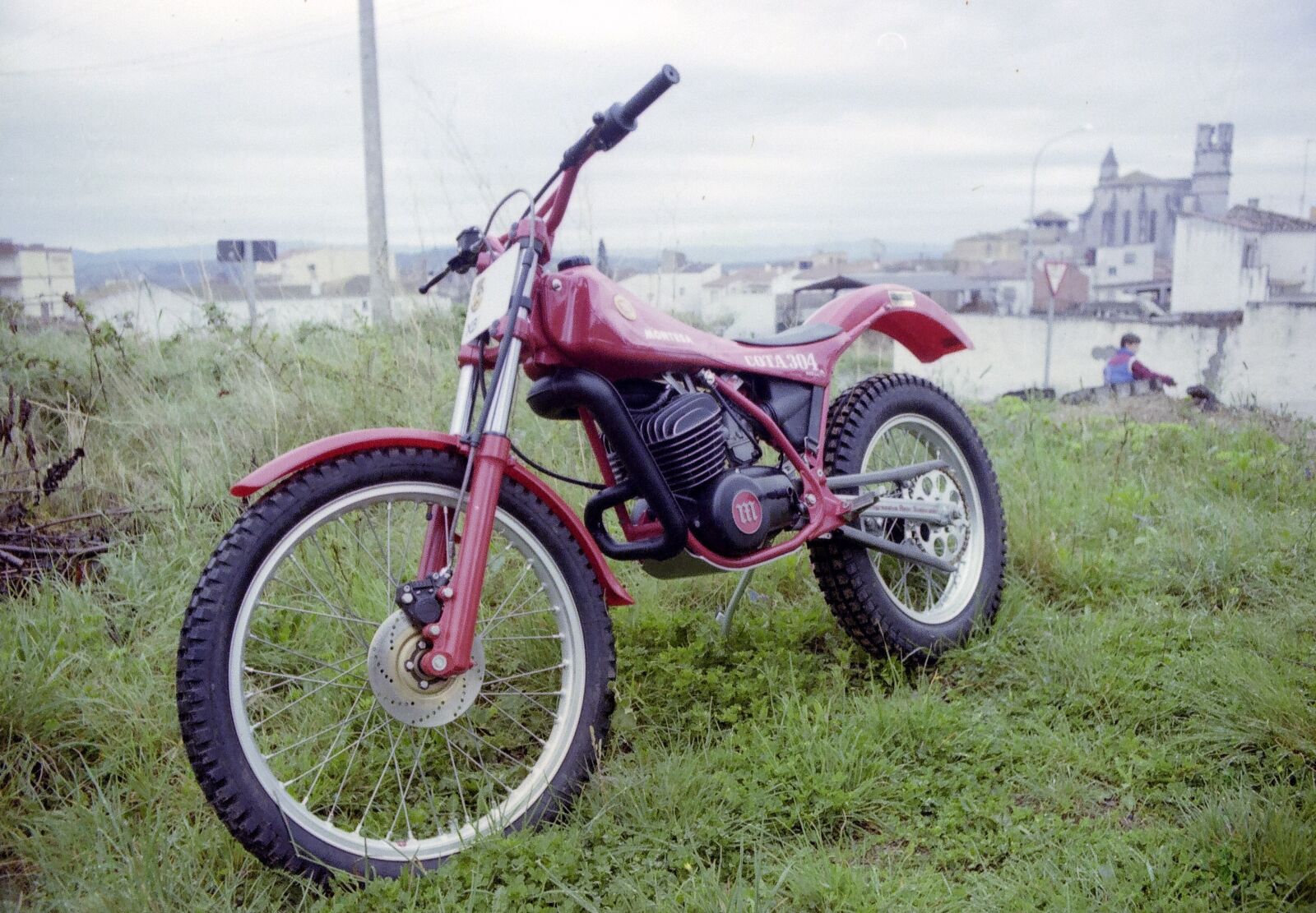 Nikon D3200 sample photo. Montesa, cota 304, trial photography