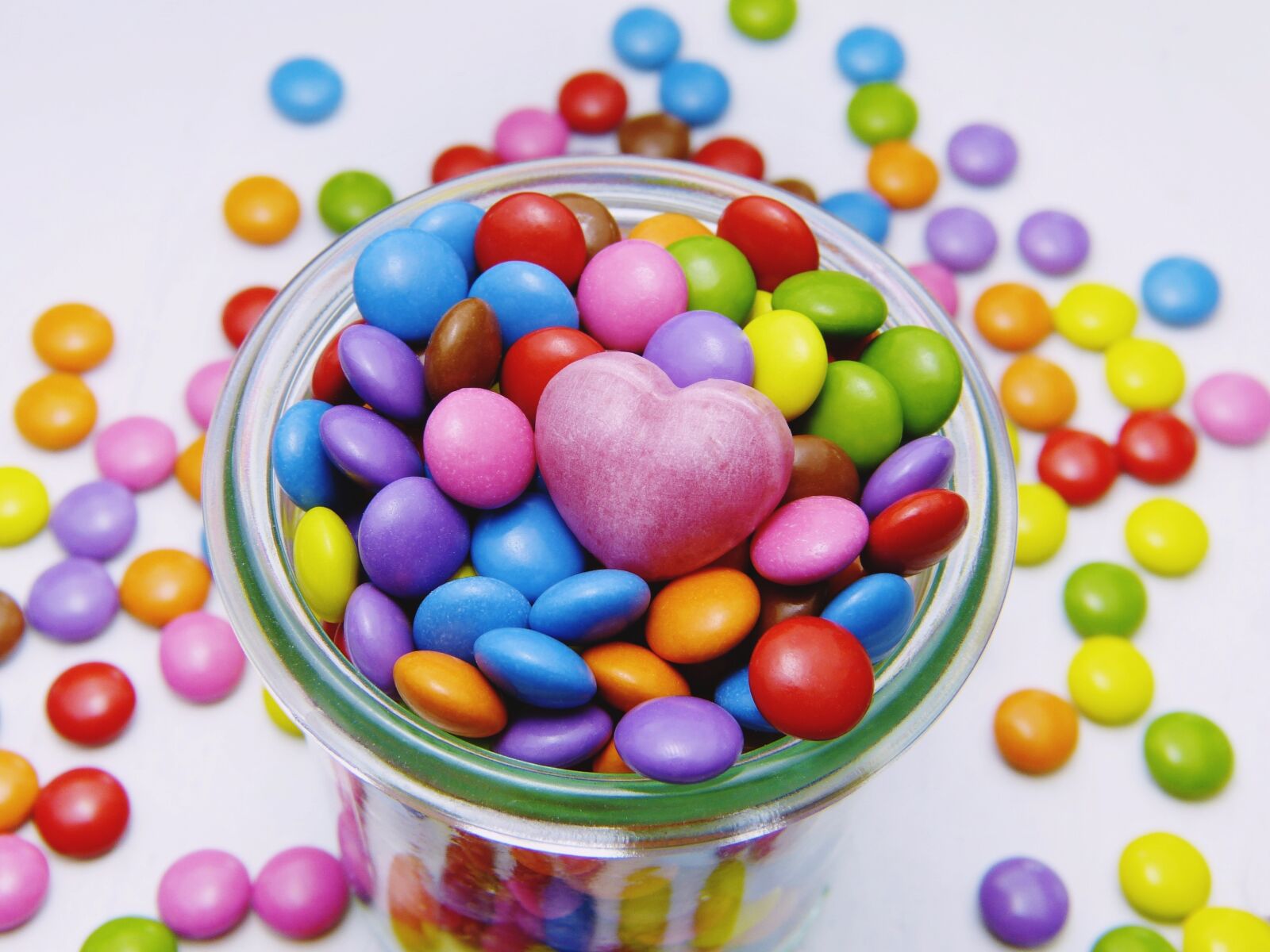 Panasonic Lumix DMC-FZ150 sample photo. Smarties, glass, heart photography