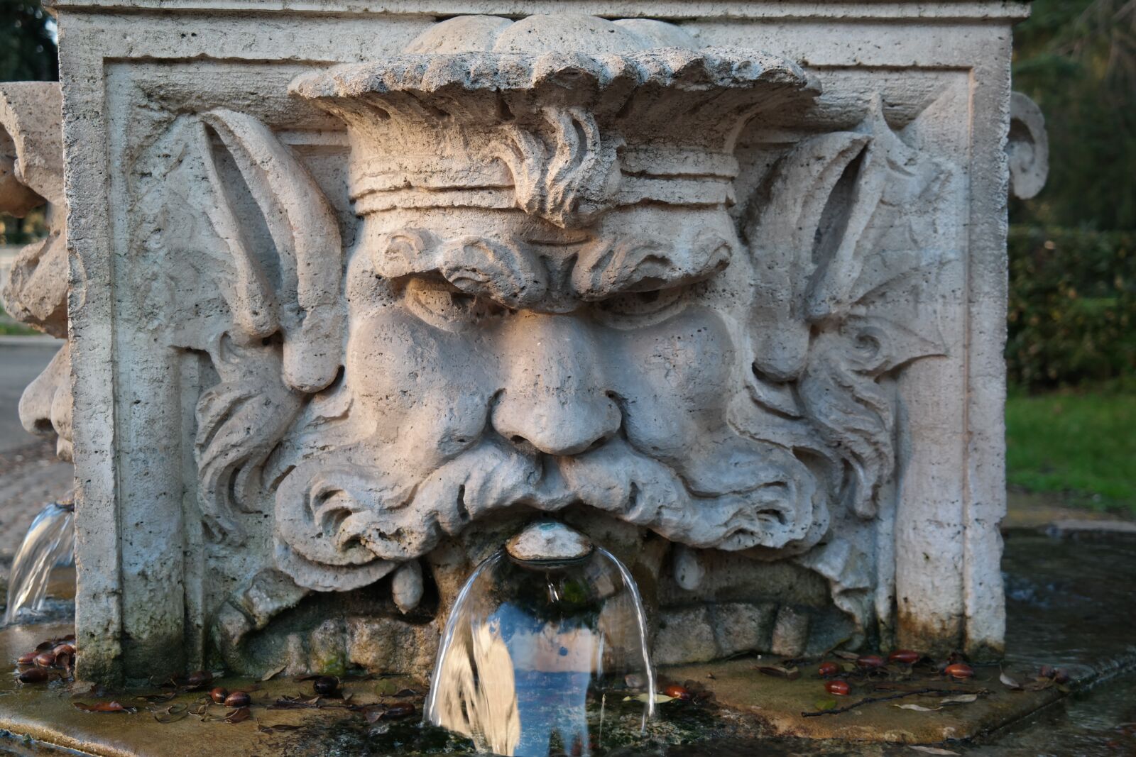NX 18-55mm F3.5-5.6 sample photo. Fountain, architecture, stone photography