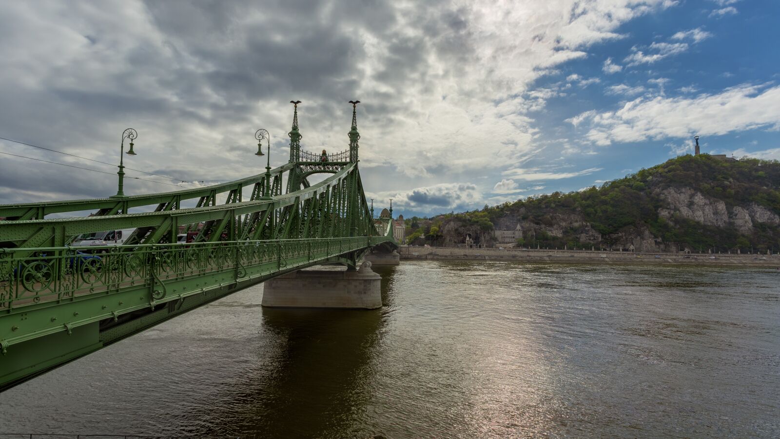 Canon EF 17-40mm F4L USM sample photo. Budapest, bridge, danube photography