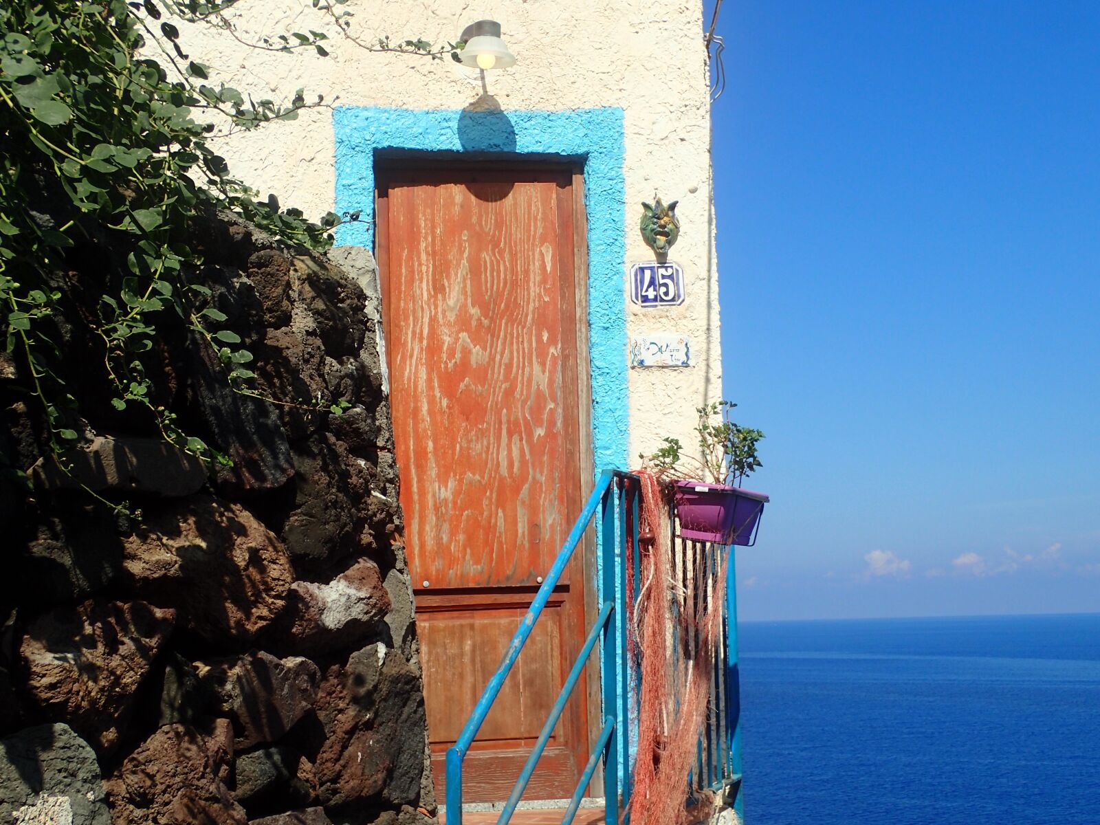 Olympus TG-4 sample photo. Vacations, italy, front door photography