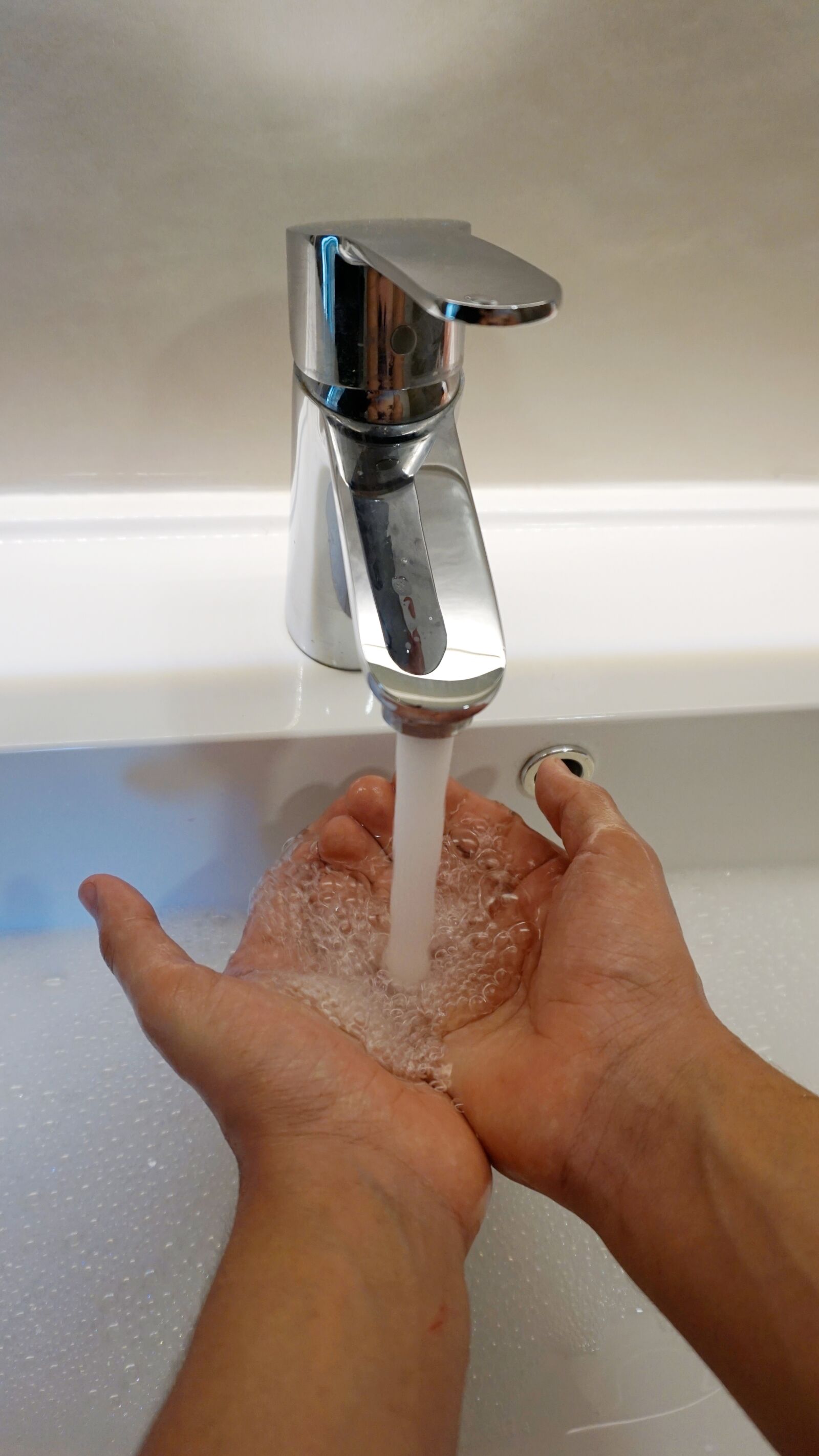 Sony E 16-50mm F3.5-5.6 PZ OSS sample photo. Hands, wash, hygiene photography